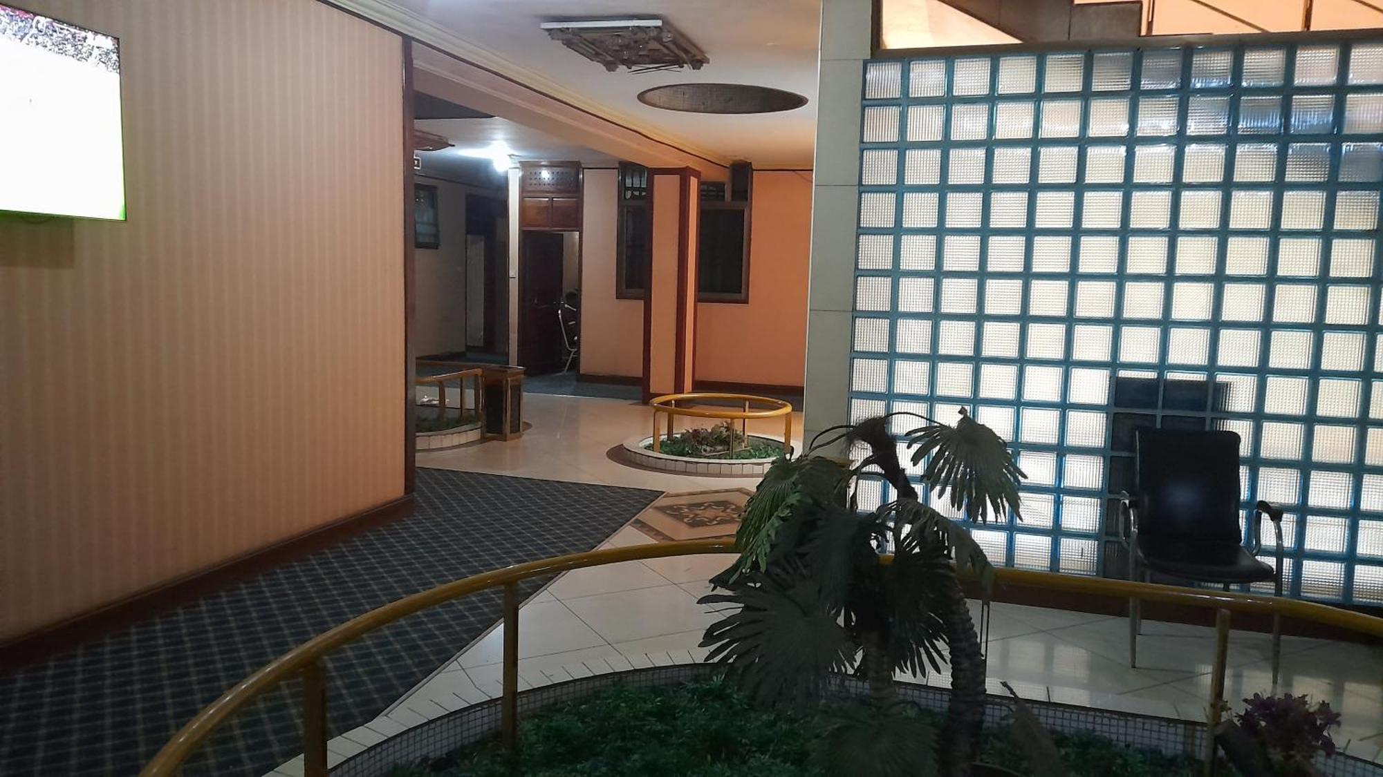 New Jbk Hotel Kampala Exterior foto