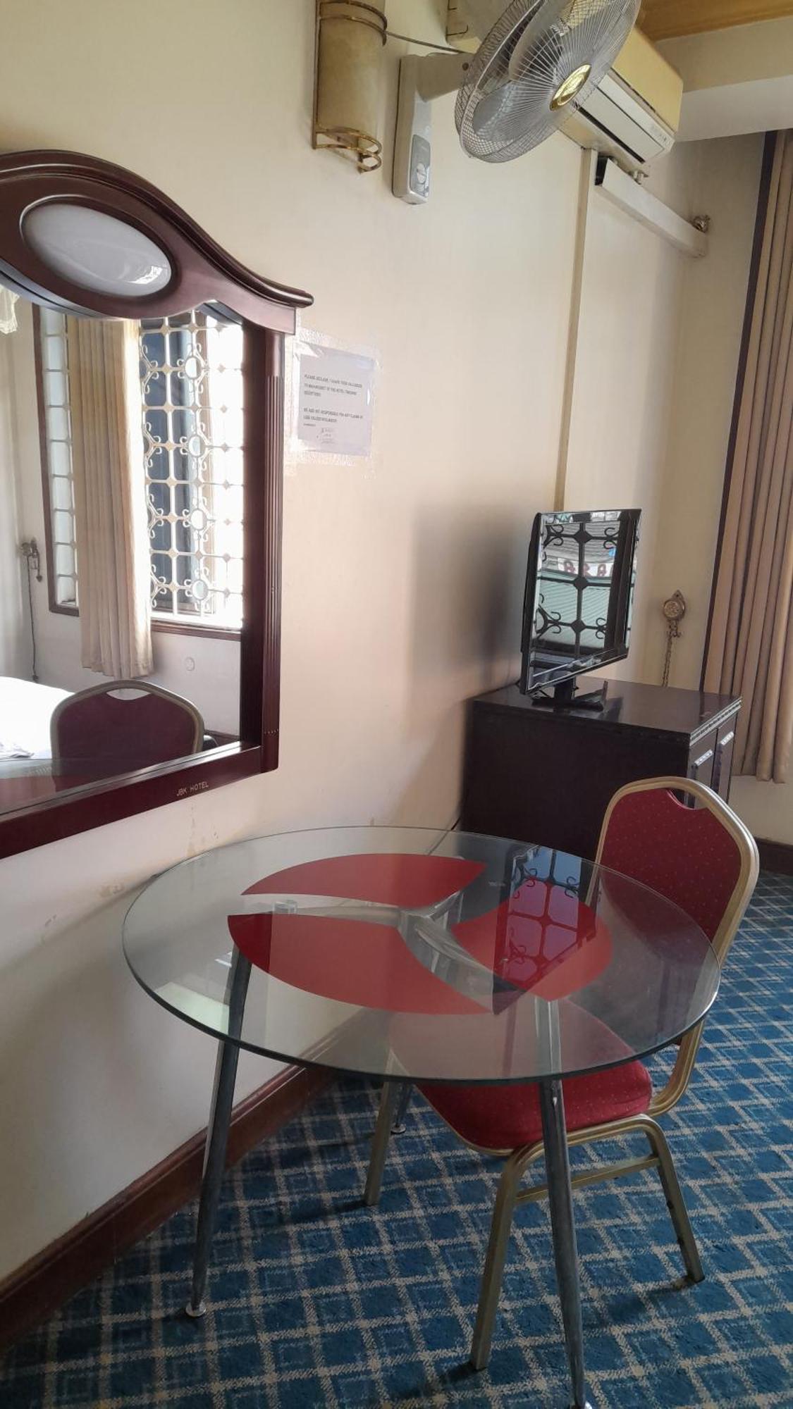New Jbk Hotel Kampala Exterior foto