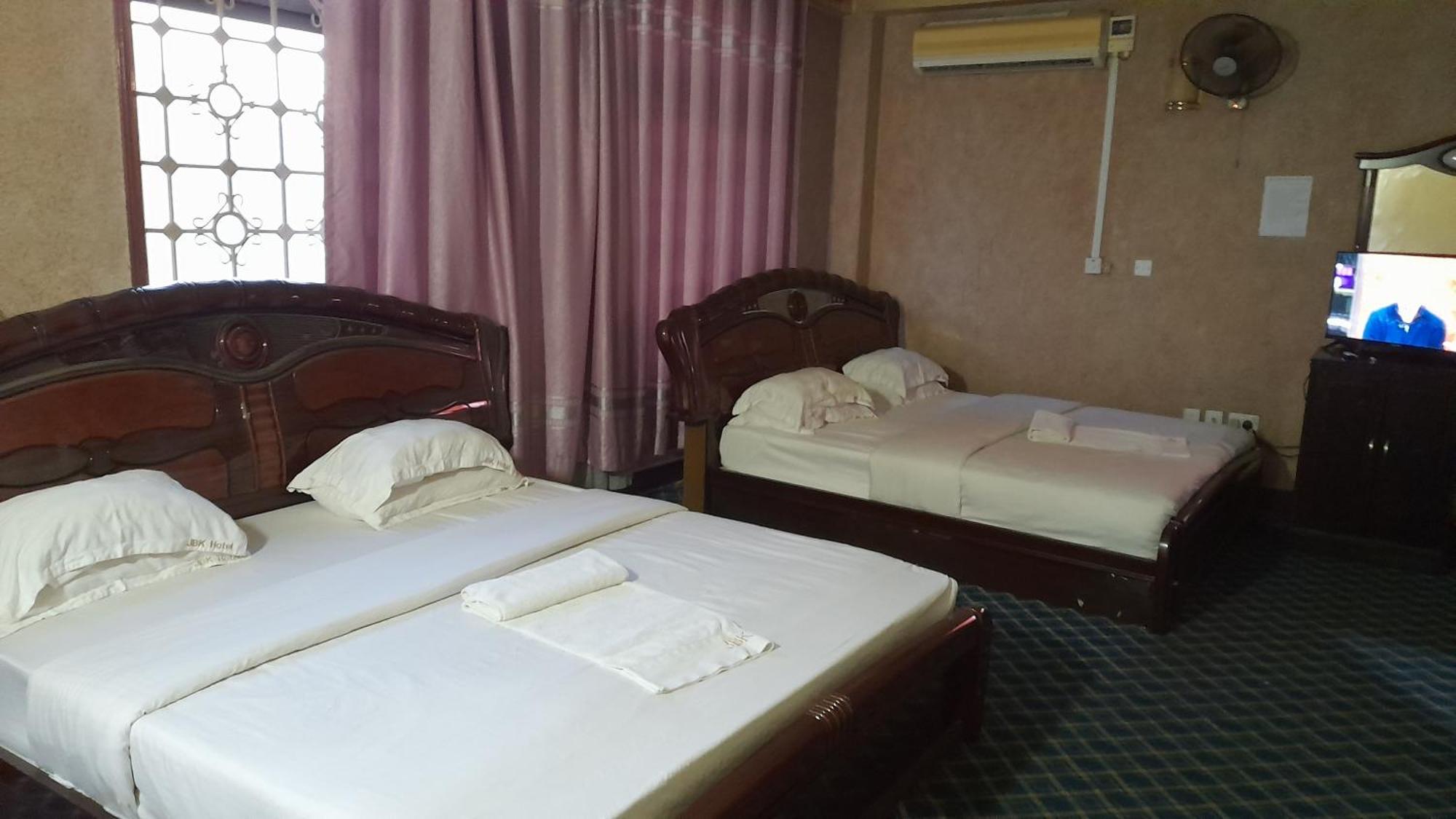 New Jbk Hotel Kampala Exterior foto