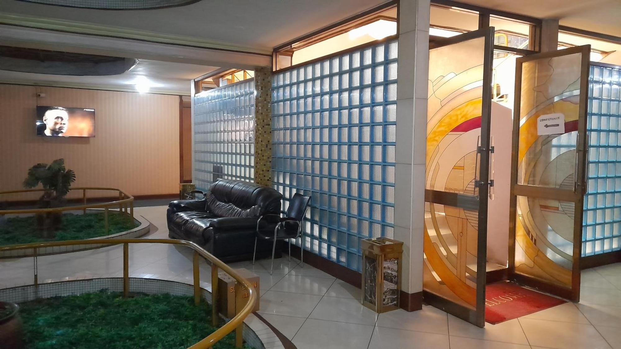 New Jbk Hotel Kampala Exterior foto